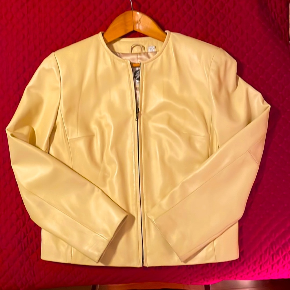 Stone Mountain Ladies Leather Jacket Size M